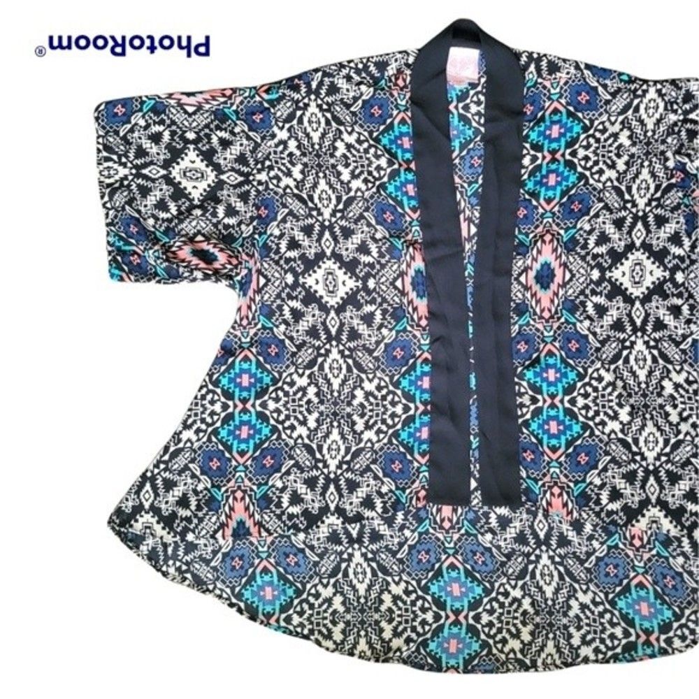 Romeo & Juliet Couture Open Front Kimono S/M